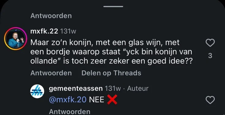 Marnix stelt voor een om een beeld van een konijn te plaatsen